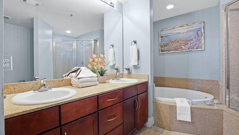 Laketown Wharf 1523
