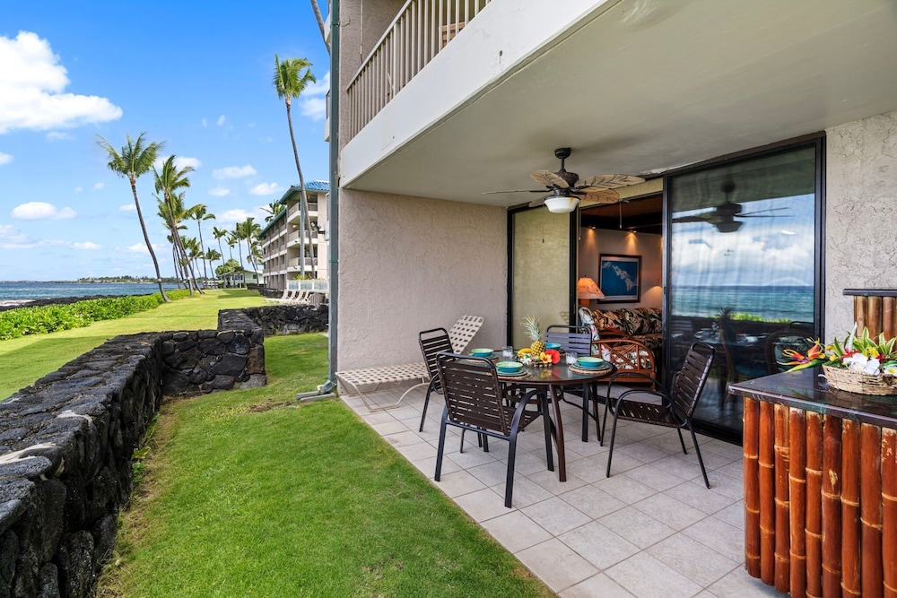 Easy Walk to Town Ocean Front AC & Wifi - Vrkcv