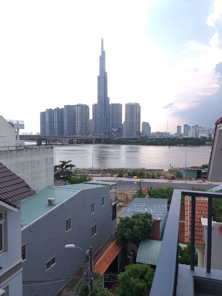 Karta Riverview Apartment
