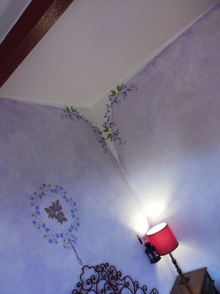 Azalea & Glicine House