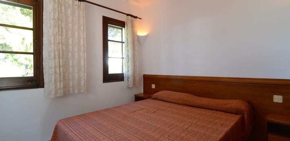 Casa con parking, ideal para familias view 3