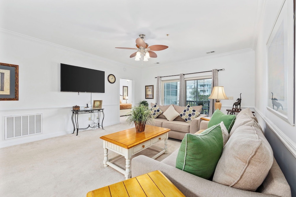 Stylish & Elegant 2BR 2BA Villa view 3