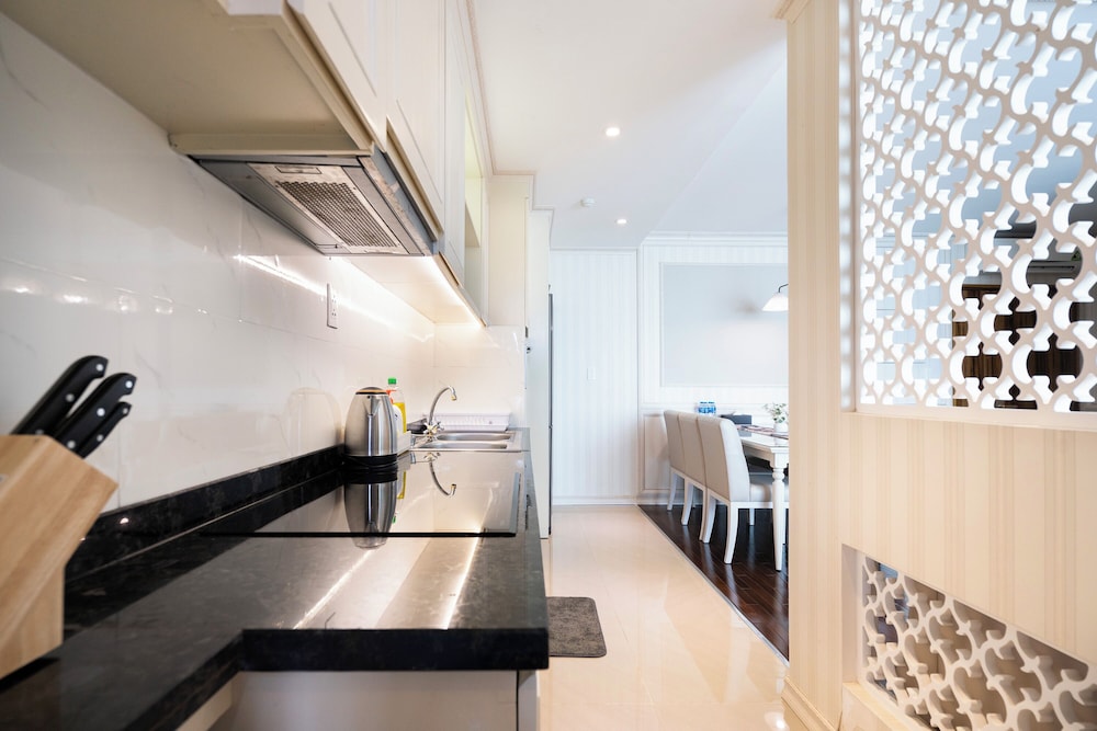 Luxury Condotel Luminous Leman