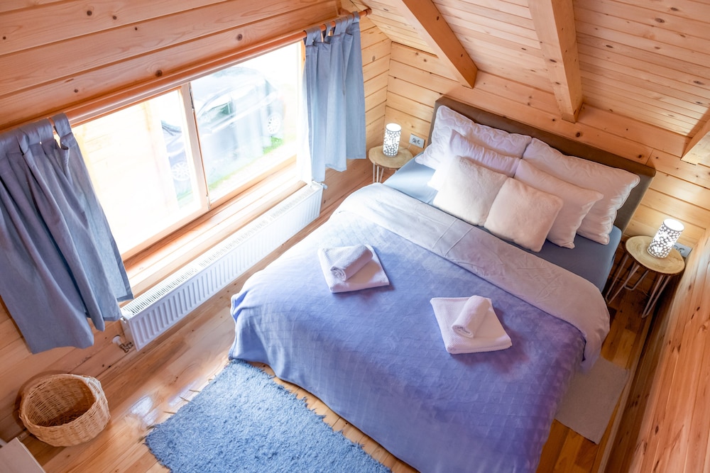 Immaculate 4-bed Cottage in Kolasin / Montenegro view 2