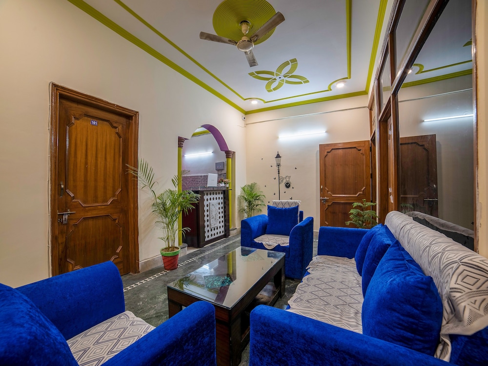 OYO 14246 Onella Rooms