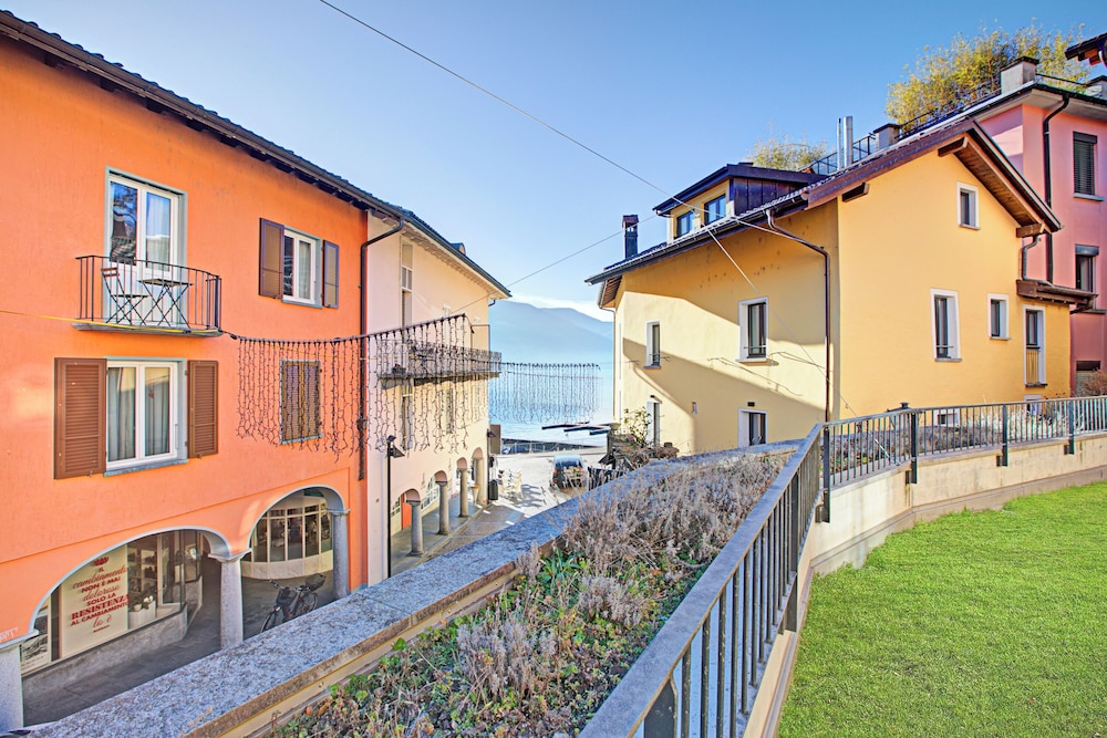 O Lac Ascona With Garden