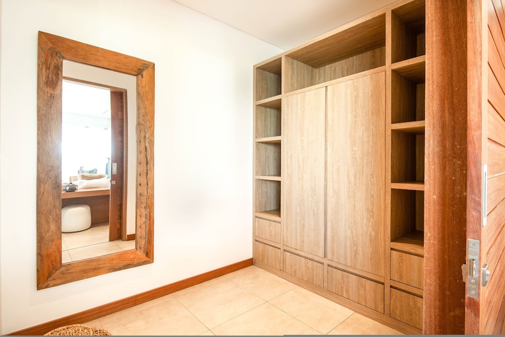 Niko 2 R New Villa Close to Finns Beach Club