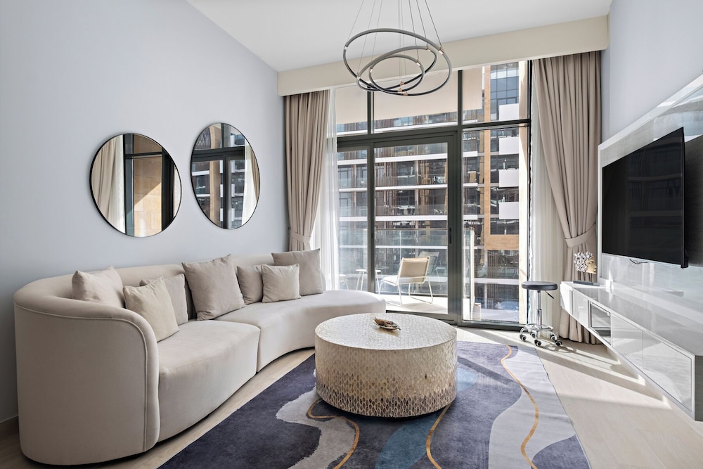 1BR Azizi Riviera B7 Pool View