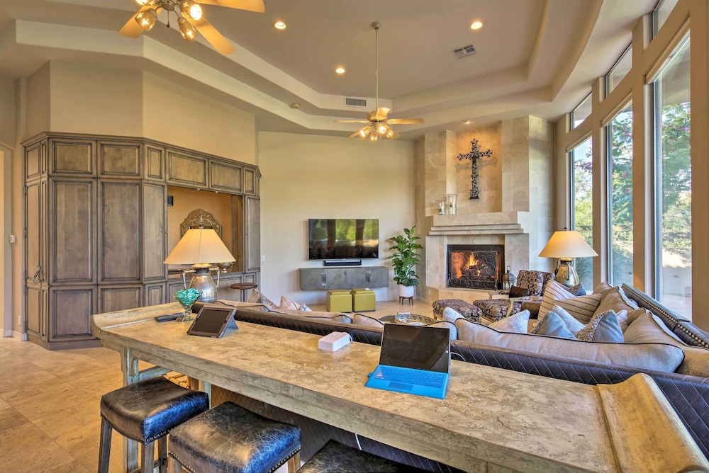 Lavish Paradise Valley Home w/ Sports Court & Pool