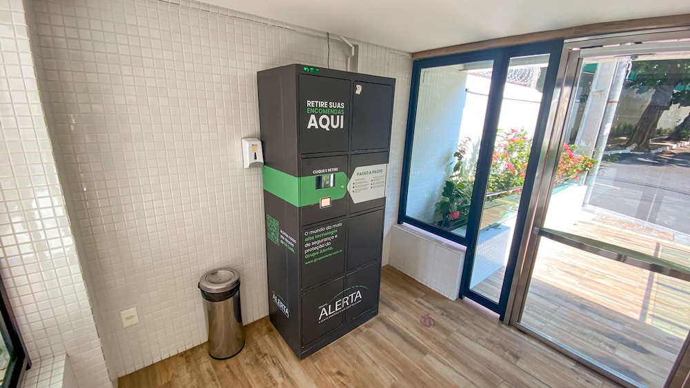 Apto c Varanda Piscina e Sal o de Jogos