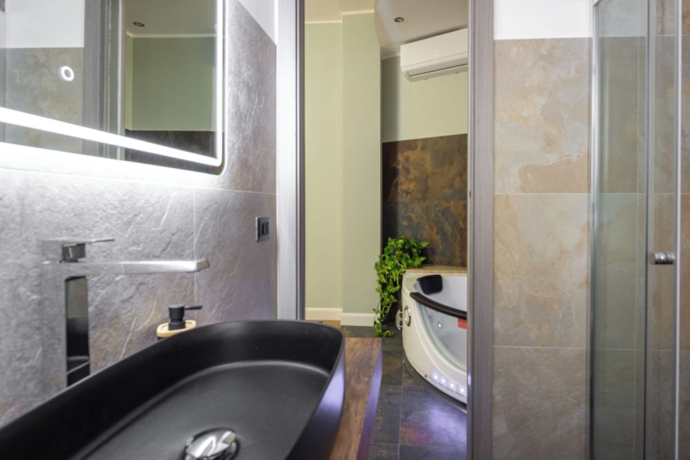 Aurelia Garden Suite