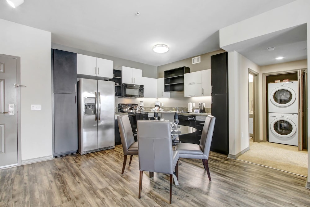 Global Luxury Suites at Marina Del Rey