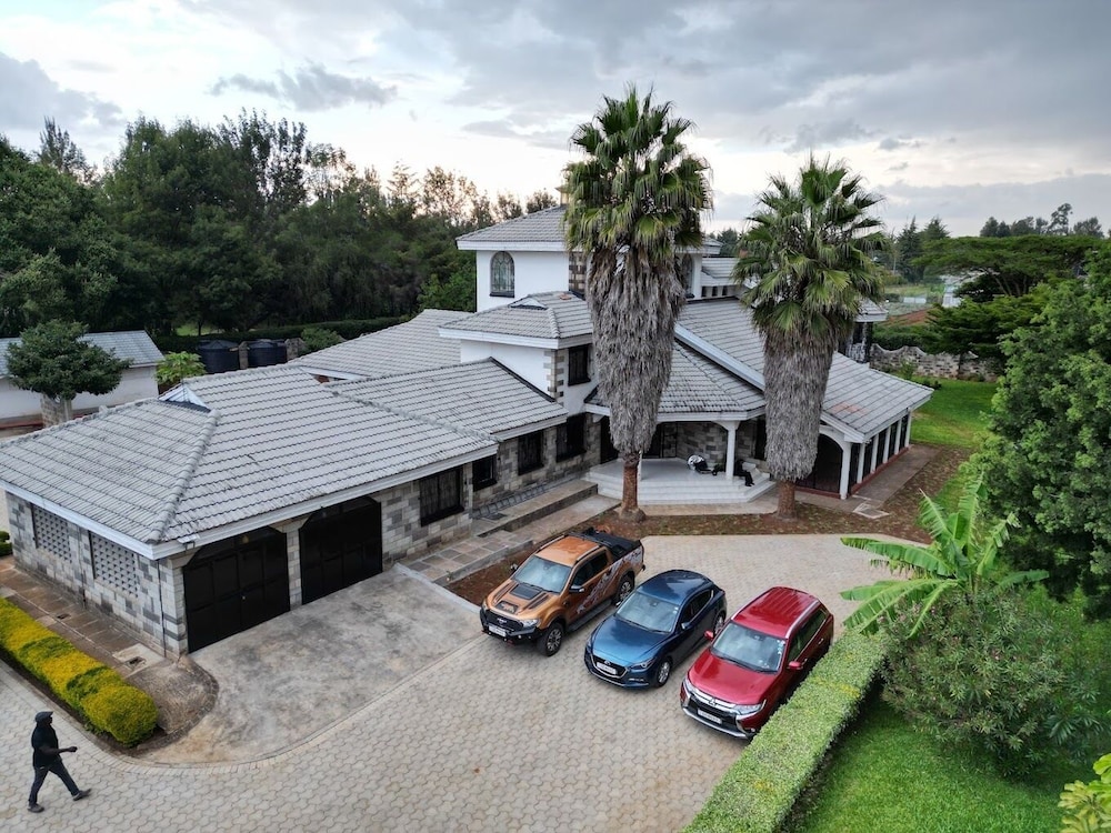 Lux Suites Hostpoa Airbnb's Eldoret