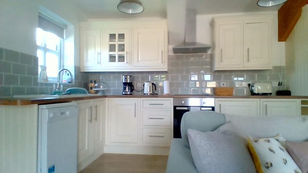 Lovely 1-bed Lodge in Drybrook view 3