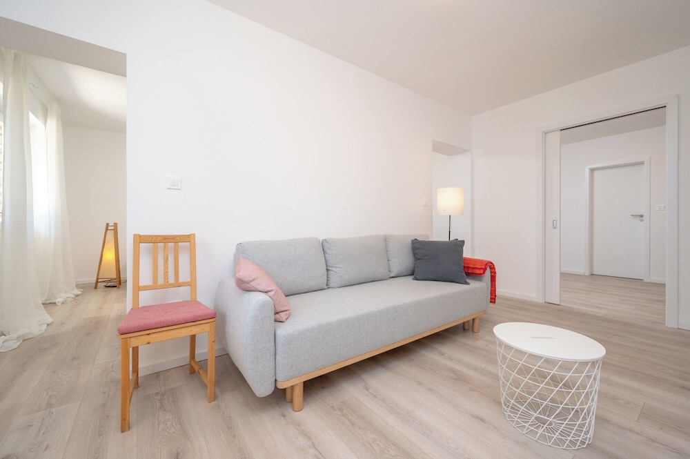 Beachfront apartments Nincevic