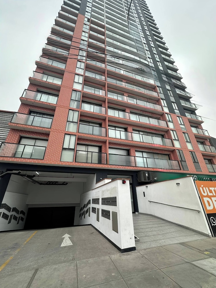 Modern 1BR on J Prado Board San Isidro
