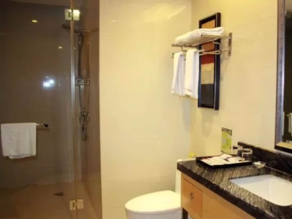 Yiwu Bai Heng Hotel