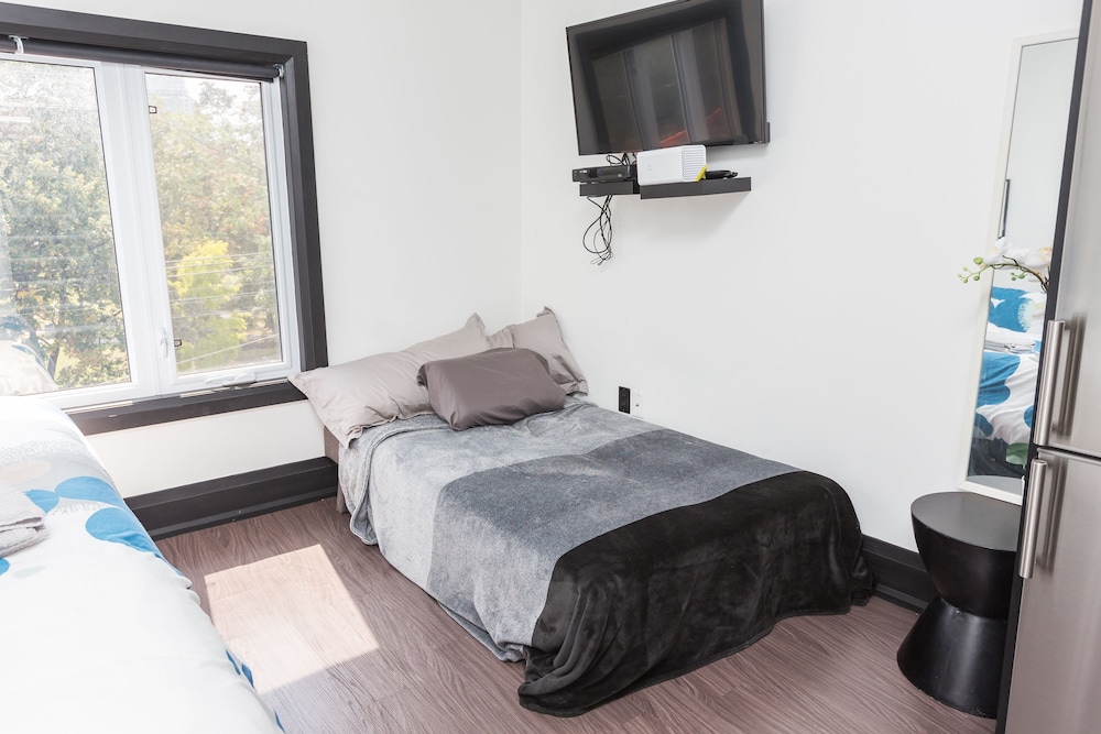 Applewood Suites - West Queen West Lofts - Image 5