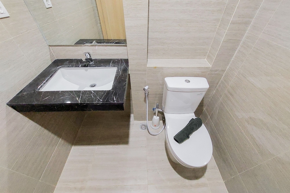 Spacious And Lavish 3Br At Hillcrest House Apartment, Curug - 19