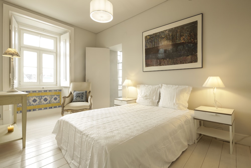 Castelo Apartments by linc