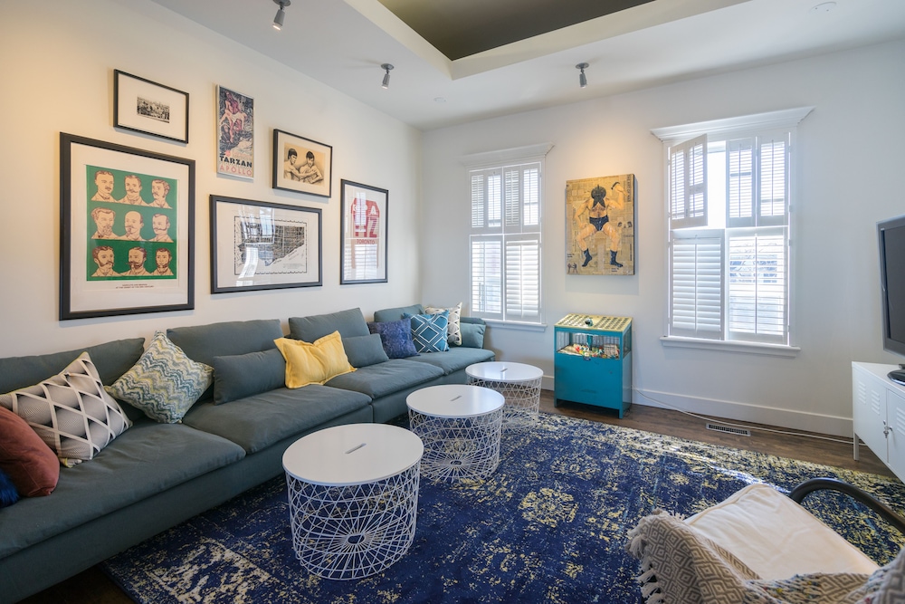 Applewood Suites - The Ossington Loft