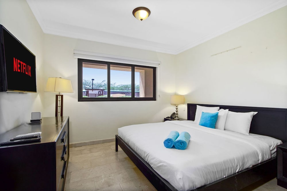 1br1ba Condo in Amazing Location w Pool and GYM