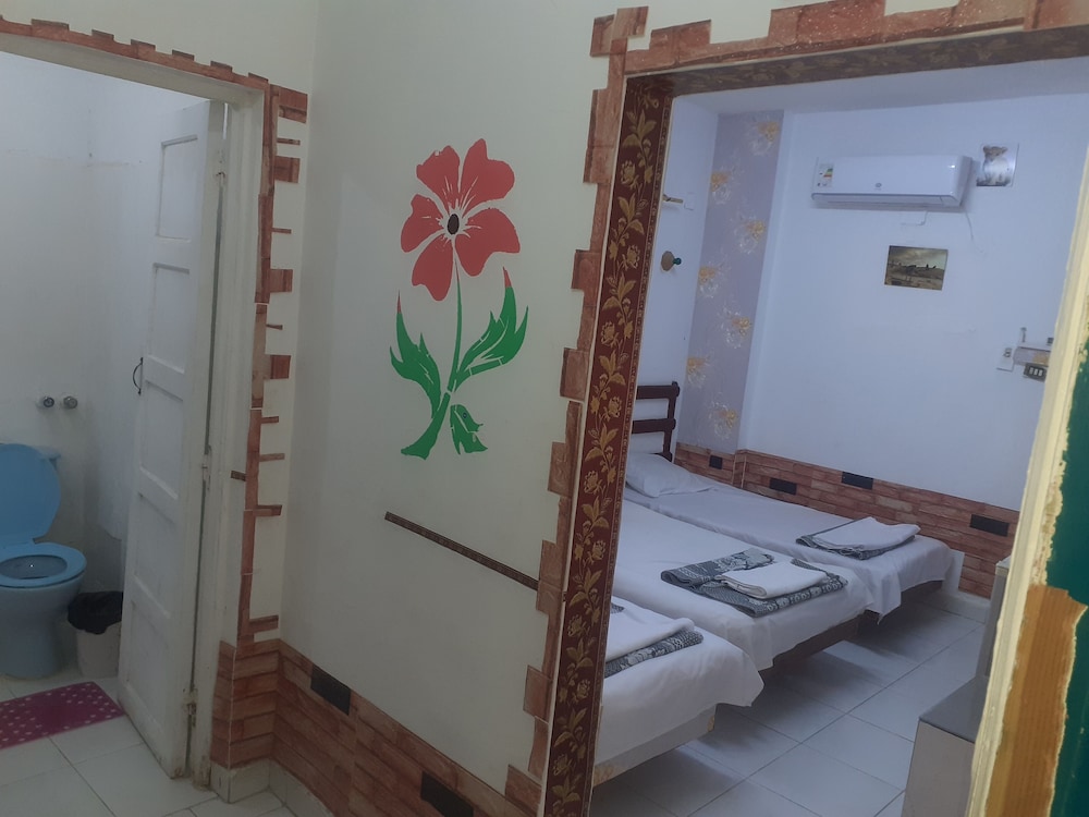 Four Seasons Hostel
