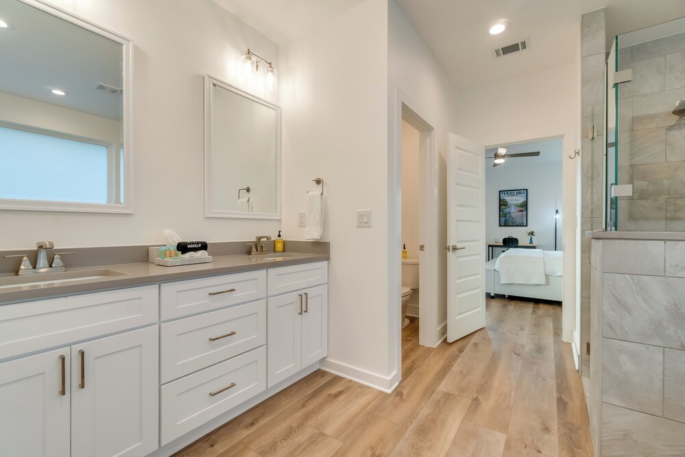 Lago Vista Home w/ Game Room Outdoor Tub! - Property Image 77