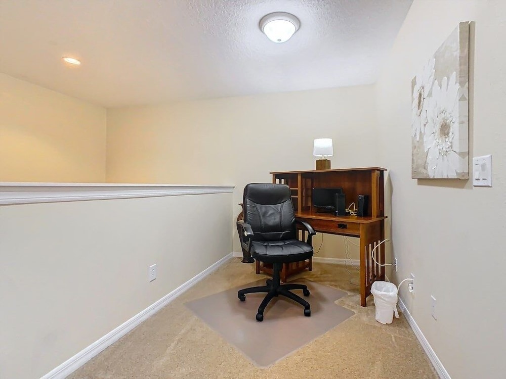 Spacious 5br Home W/ Private Pool+spa In Scenic Davenport Location 5 Bedroom Villa