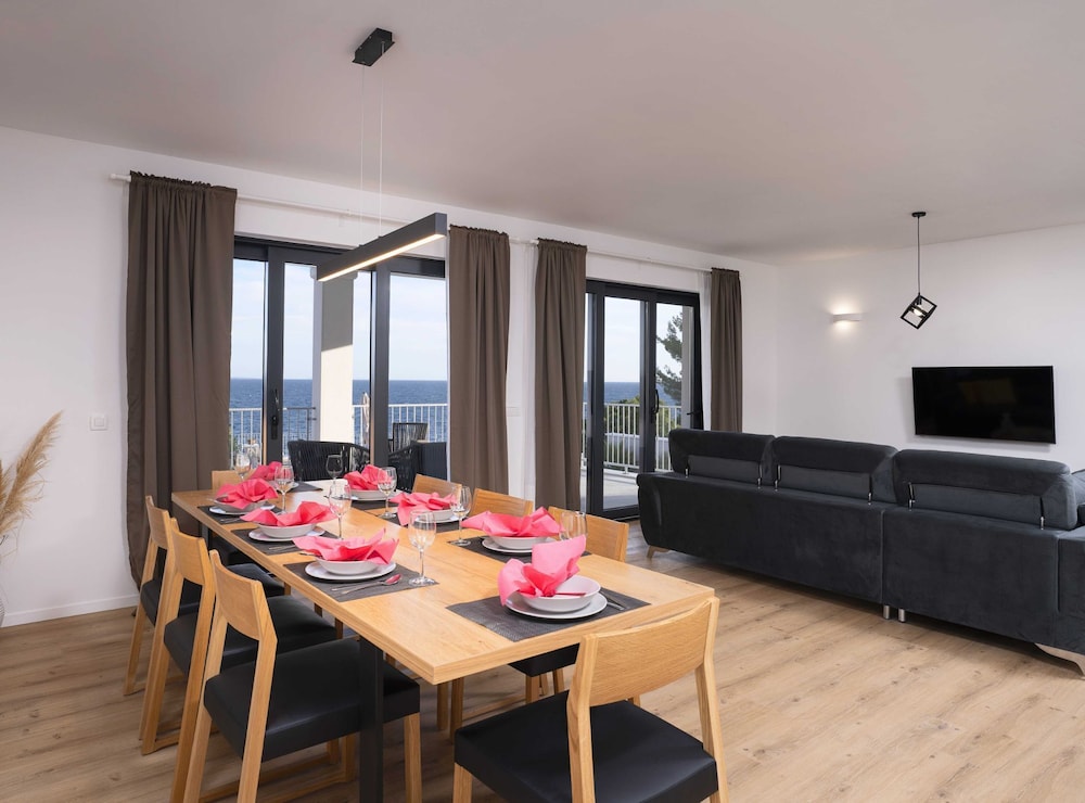 Sunlit Shores Beach Villa With Pool, Gym and Sauna