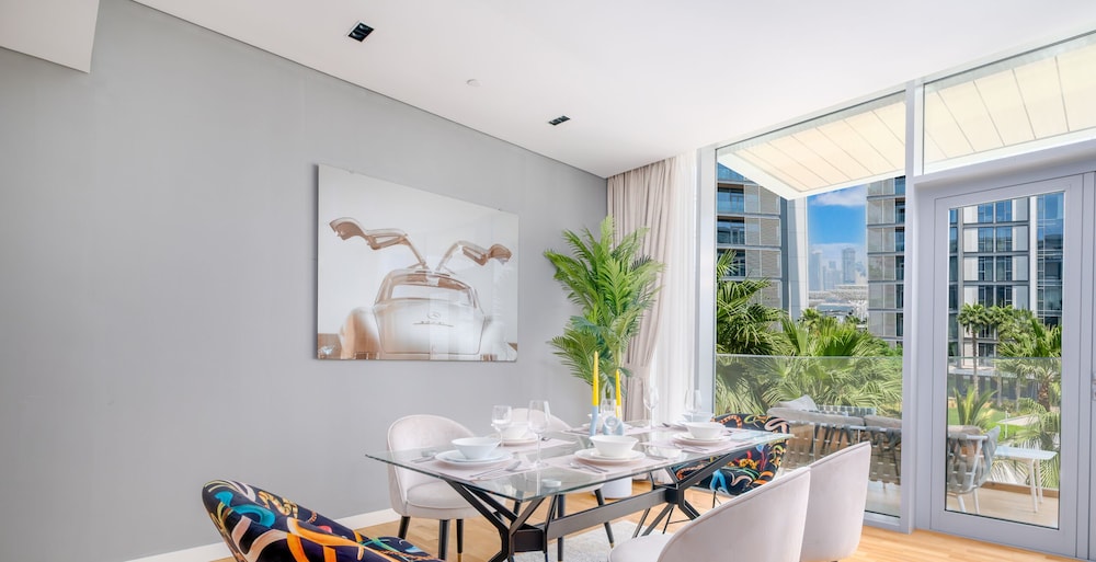 LUX The Bluewaters Island Suite 2