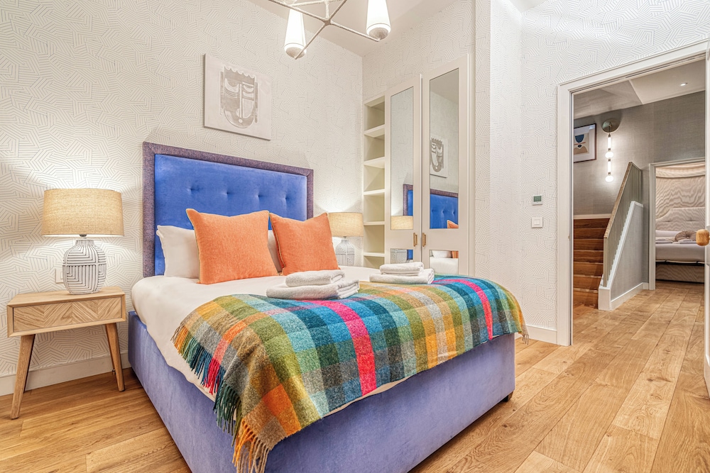 Luxury flats near Big Ben and London Eye