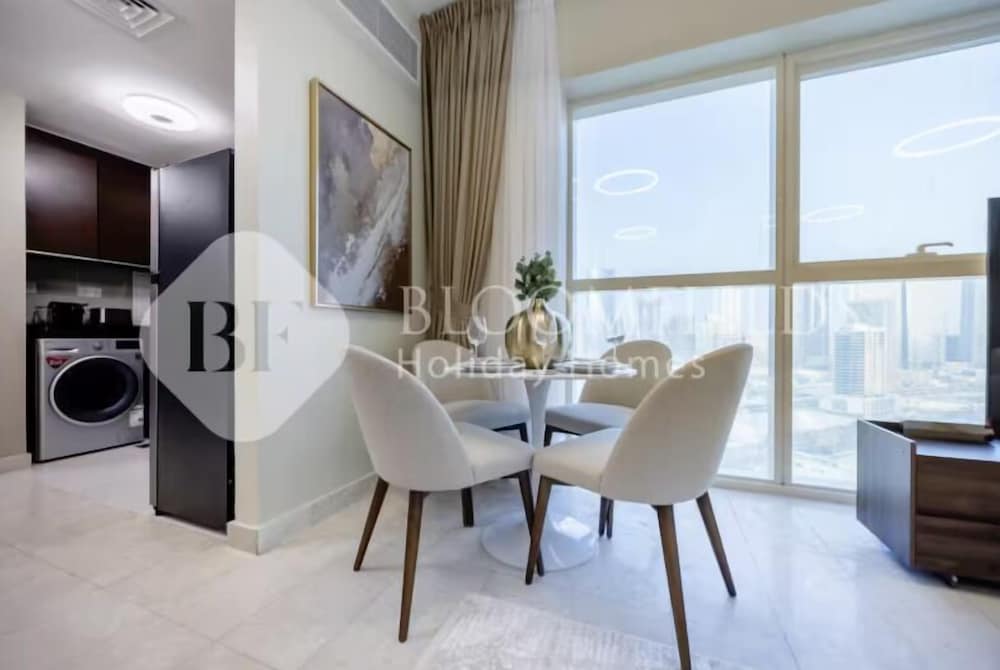 2202 Bloomfileds Modern STU Marina Heigh