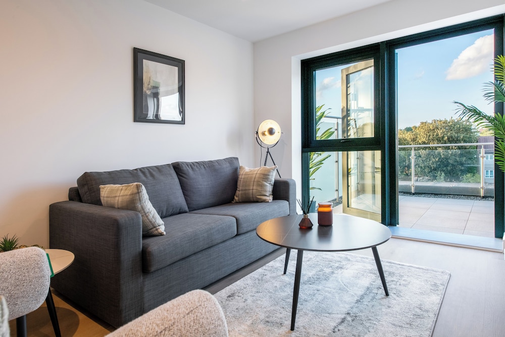 Axis Apartment