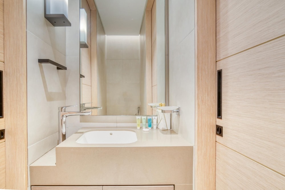 Cityscape and Majestic Retreat at Address JBR