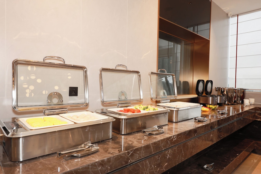ECHIC Mercure (Guangzhou Baoneng Performing Arts Center Luogang Wanda Plaza)