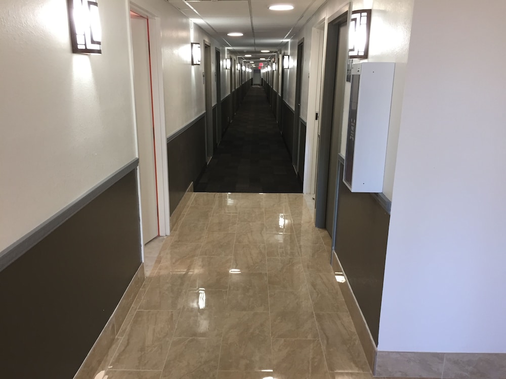 Motel 6 Peoria, IL