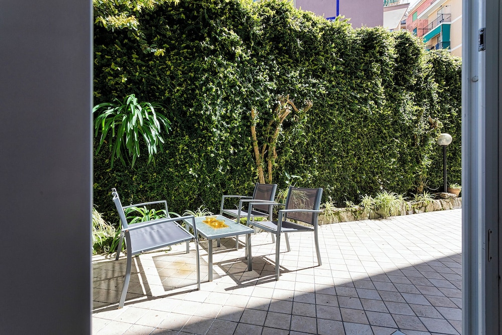 Modern Apartment with Patio in Rapallo