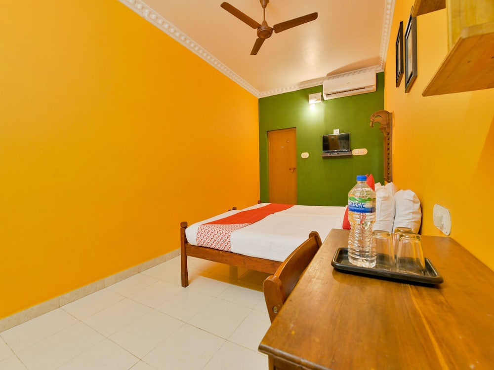 OYO 14342 Happy Rooms