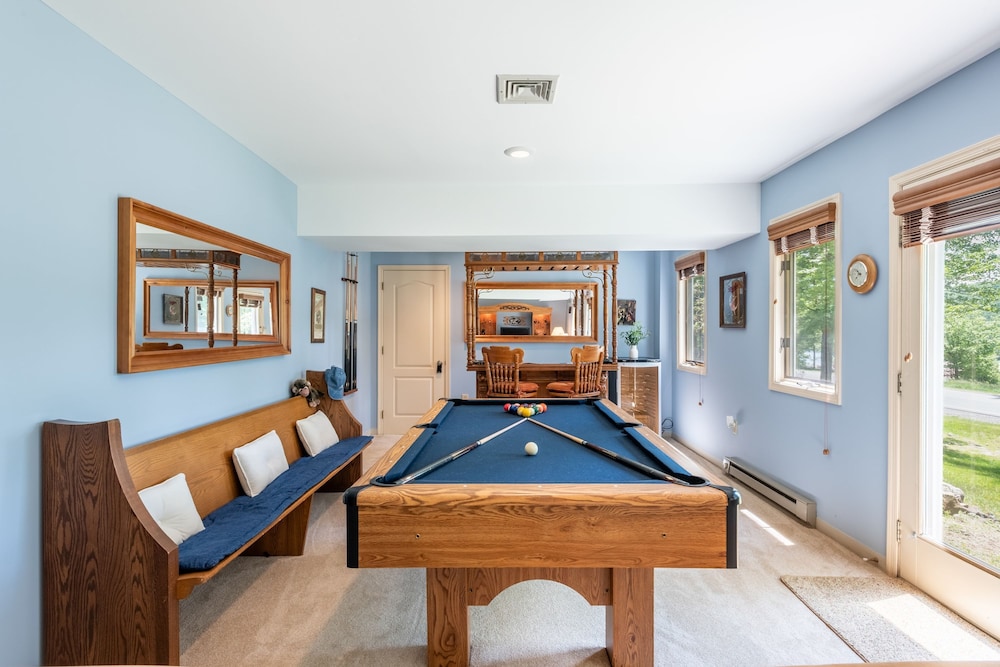 Twin Waters by Avantstay Patio Pool Table