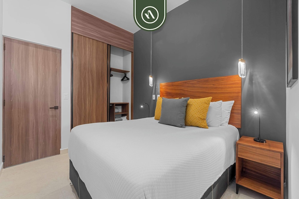 Brand New 1 BR Condo Right Next to the Malecon
