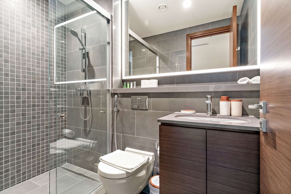Modern 1BR in The Crest With Pool and gym