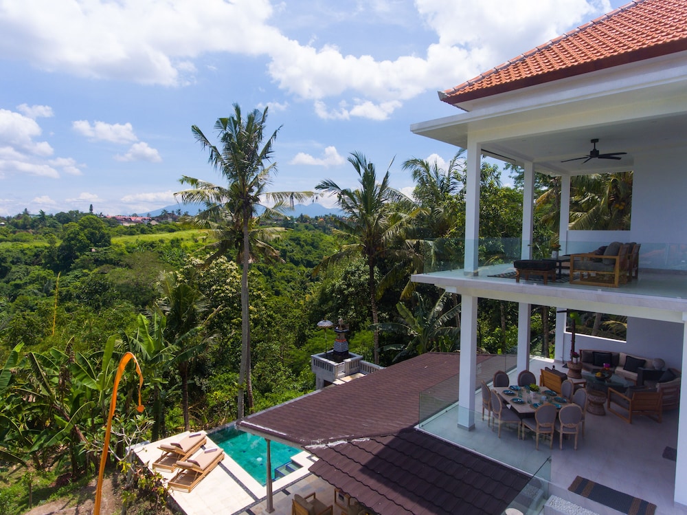 Lebah Villas