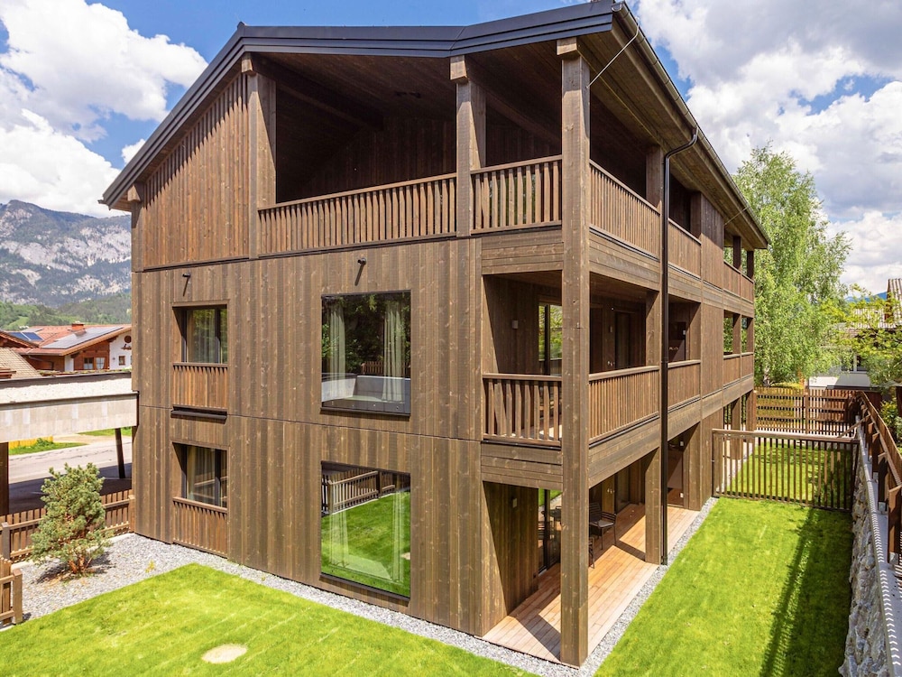 Premium Holiday Apartment With Sauna and Garden