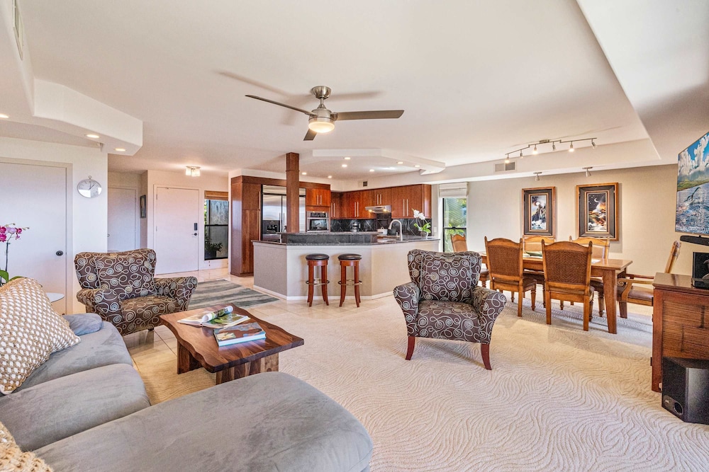 Ocean View Kaanapali Condo w 2 Lanais Loft AC Pool Walk to Beach