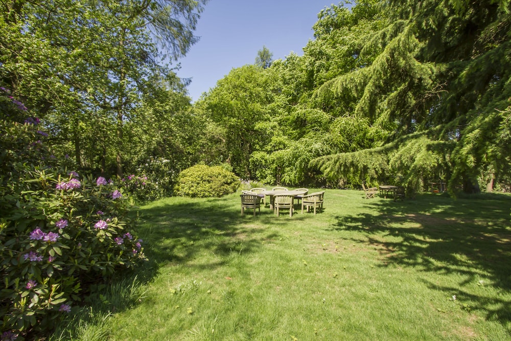 Abbots Oak Manor