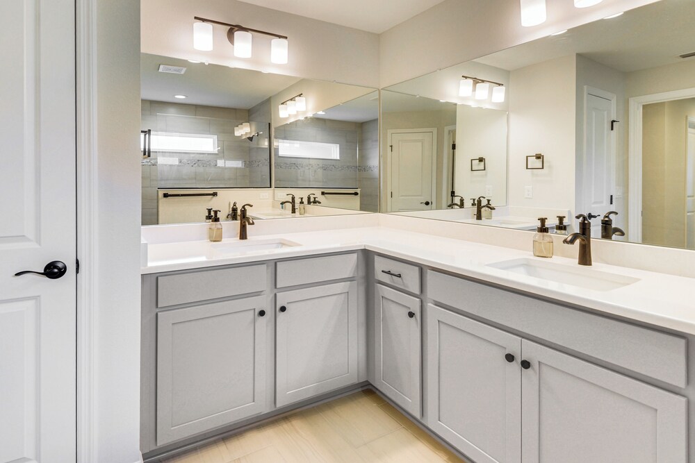 Newly Built Golf Course Home in Palm Coast!