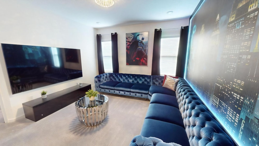 8 Bedroom Themed Rooms Huge Games Room Pool Spa