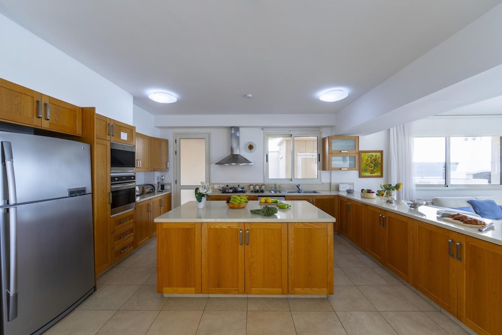 Protaras Beachfront Villa Pietra