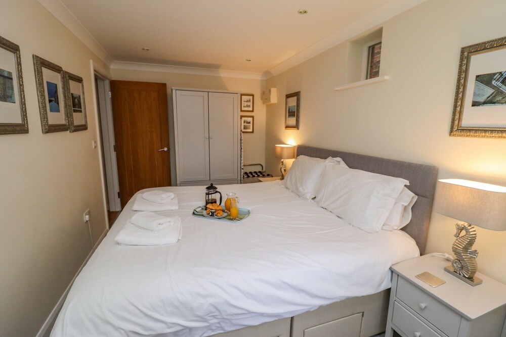 Grays Cottage view 3